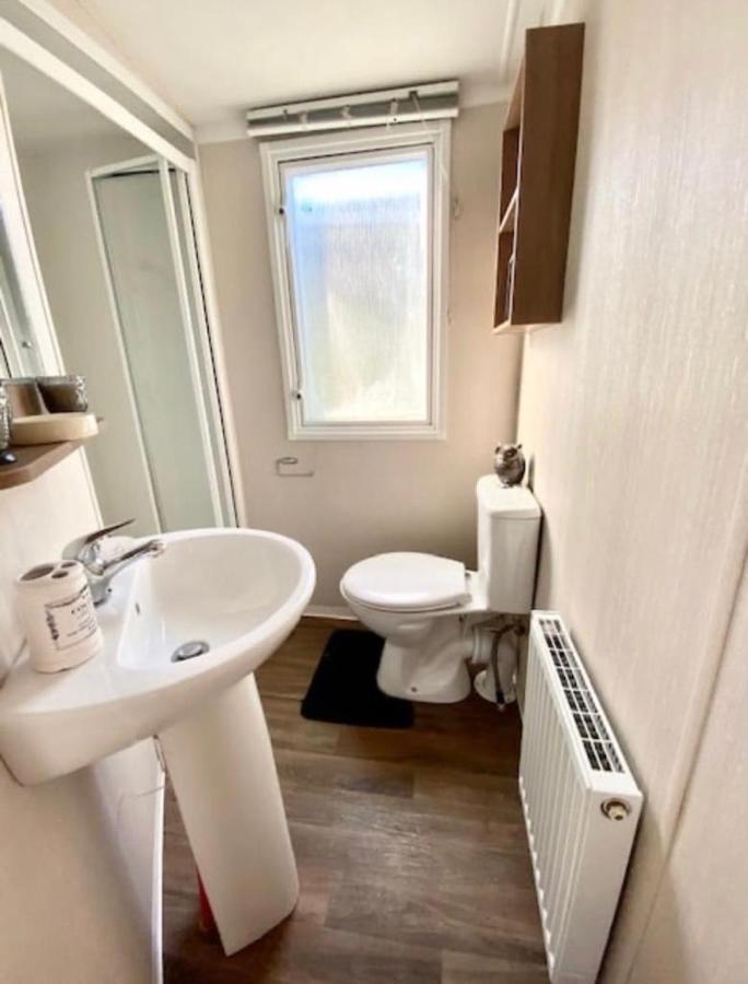 Swift Loire Hotel Jaywick Sands Екстериор снимка