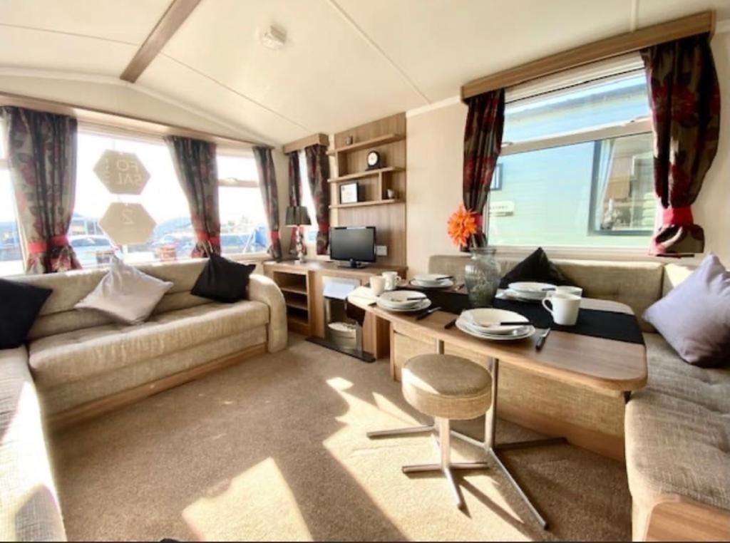 Swift Loire Hotel Jaywick Sands Екстериор снимка