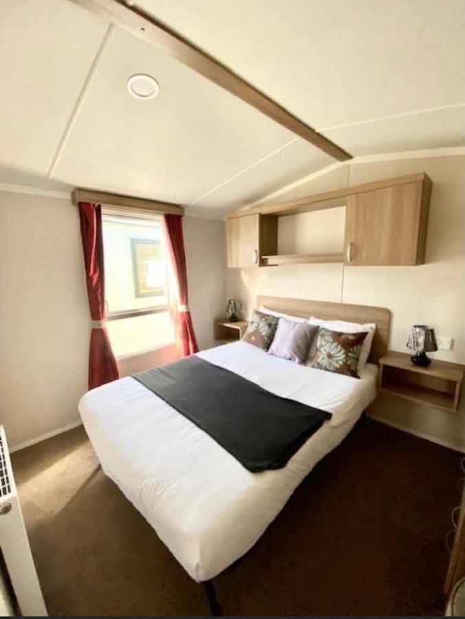 Swift Loire Hotel Jaywick Sands Екстериор снимка